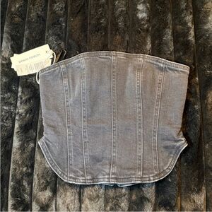 Aritzia Denim Forum Debbie Black Corset
Size 2XS/TP